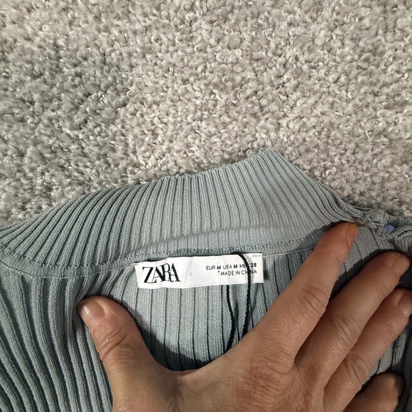 ZARA Light Blue Ribbed Mock Slender Turtleneck Sweater – Women’s Medium - Picture 4 of 6
